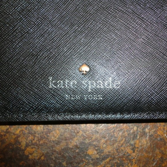KATE SPADE "Karolina" Black Leather Wristlet Bifold Wallet - Picture 3 of 8